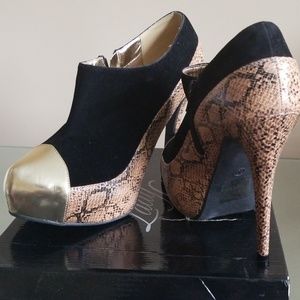 Brand Snakeprint Gold New Booties Size 10